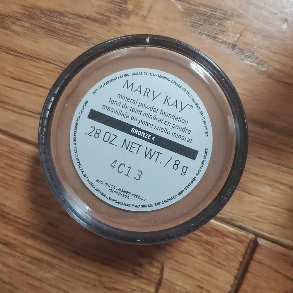 Mary Kay Mineral Powder Foundation Bronze 4